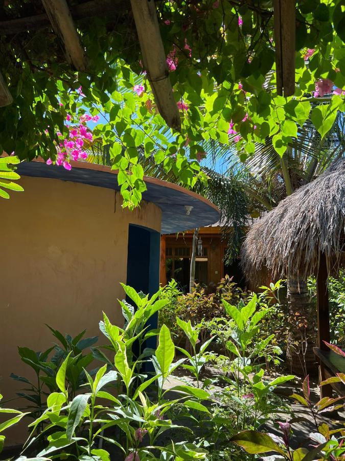 Banana Cottages Gili Islands Exterior photo